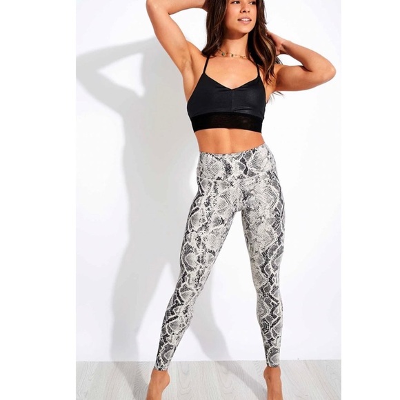 ALO Yoga Pants - Women’s ALO Yoga High Rise Vapor Snakeskin Leggings